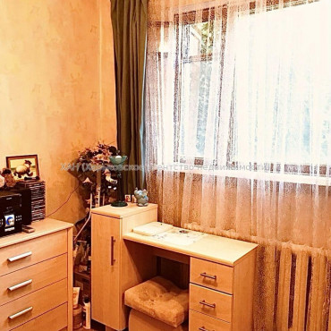 Продам квартиру, Салтовское шоссе , 3  ком., 57 м², советский ремонт 
