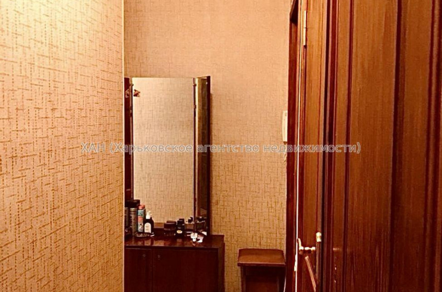 Продам квартиру, Салтовское шоссе , 3  ком., 57 м², советский ремонт 