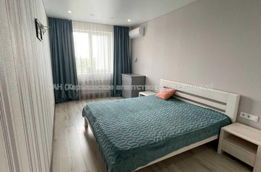 Продам квартиру, Ньютона ул. , 3 кім., 96 м², евроремонт 