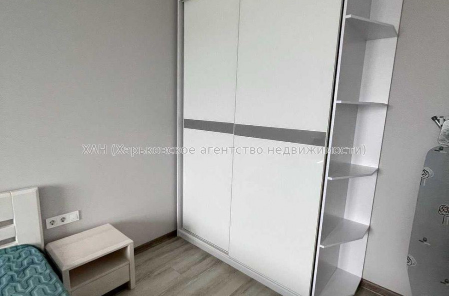 Продам квартиру, Ньютона ул. , 3 кім., 96 м², евроремонт 