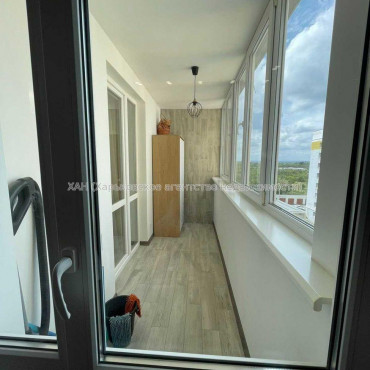 Продам квартиру, Ньютона ул. , 3 кім., 96 м², евроремонт 