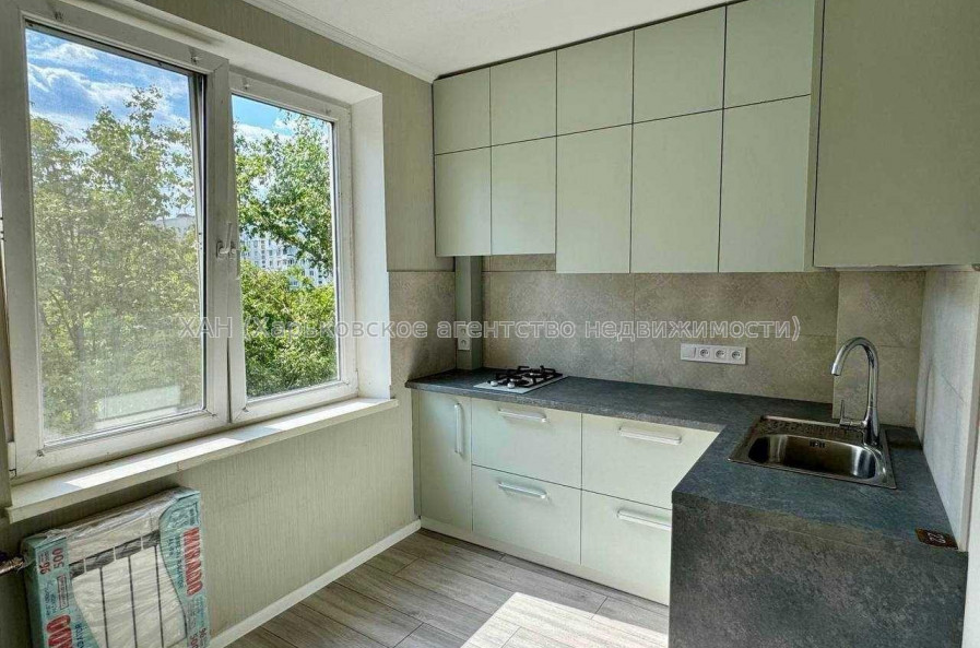 Продам квартиру, Академика Павлова ул. , 132Г , 1 кім., 33 м², евроремонт 