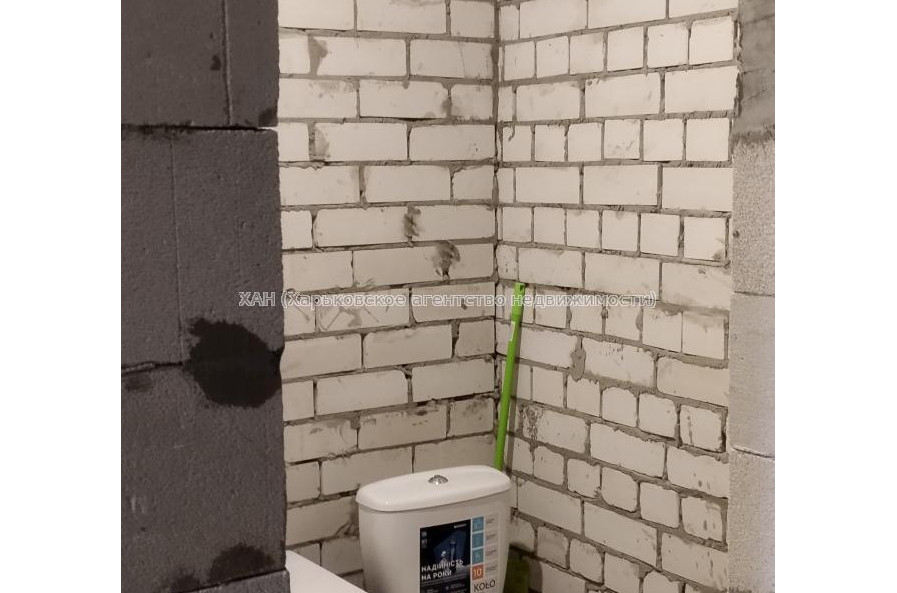 Продам квартиру, Авиахимическая ул. , 7 , 1 кім., 20.70 м², частичный ремонт 