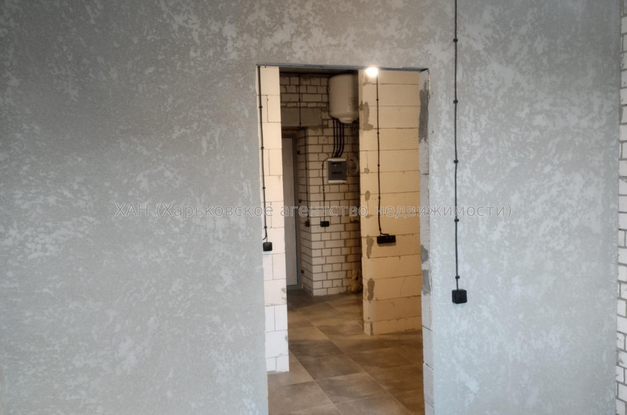 Продам квартиру, Авиахимическая ул. , 7 , 1 кім., 20.70 м², частичный ремонт 