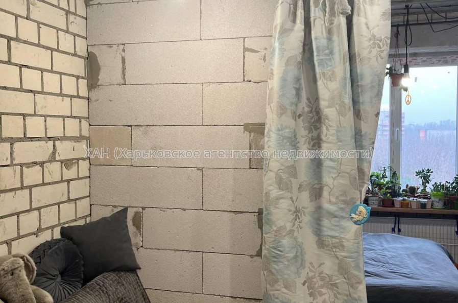 Продам квартиру, Веселая ул. , 1 кім., 20 м², частичный ремонт 