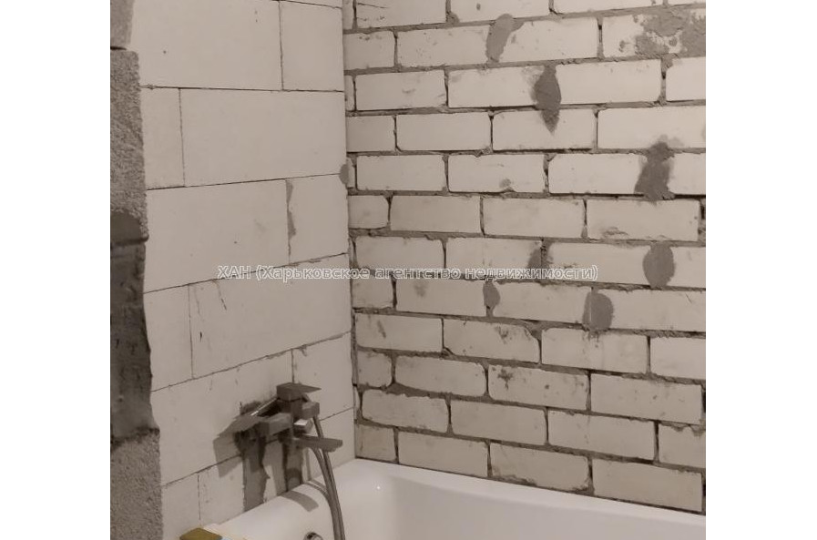 Продам квартиру, Авиахимическая ул. , 7 , 1 кім., 20.70 м², частичный ремонт 