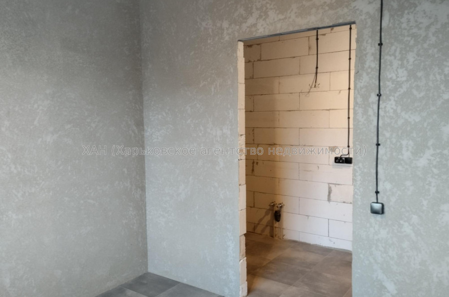 Продам квартиру, Авиахимическая ул. , 7 , 1 кім., 20.70 м², частичный ремонт 