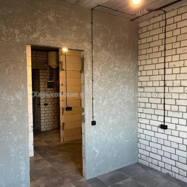 Продам квартиру, Авиахимическая ул. , 7 , 1 кім., 20.70 м², частичный ремонт 