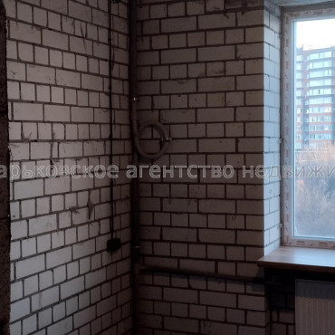 Продам квартиру, Авиахимическая ул. , 7 , 1 кім., 20.70 м², частичный ремонт 