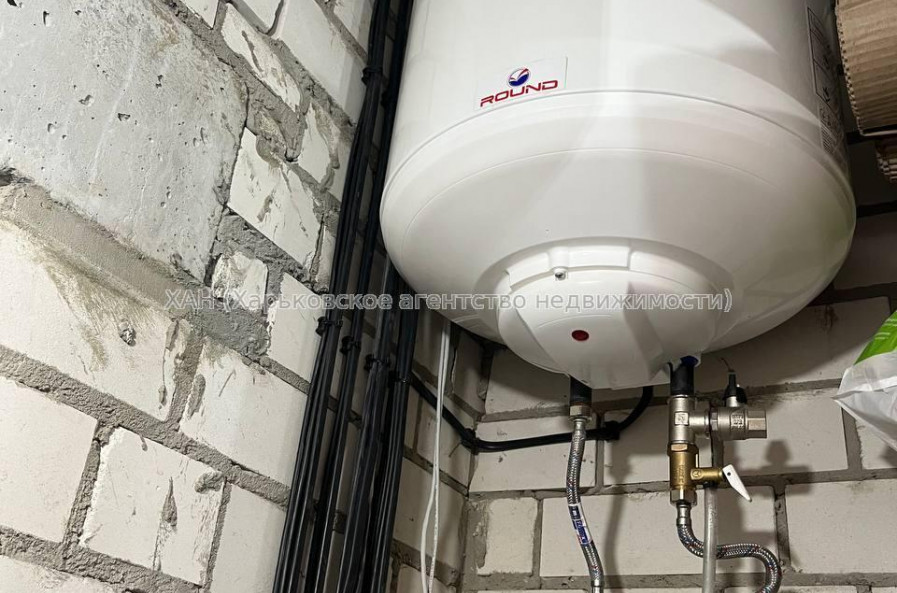 Продам квартиру, Авиахимическая ул. , 7 , 1 кім., 20.70 м², частичный ремонт 