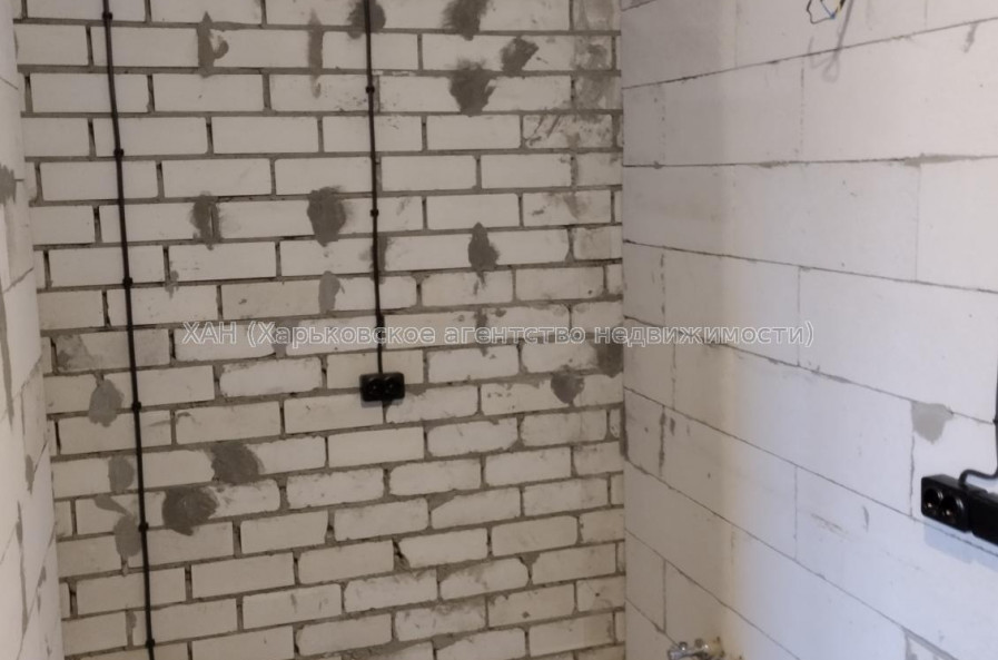 Продам квартиру, Авиахимическая ул. , 7 , 1 кім., 20.70 м², частичный ремонт 