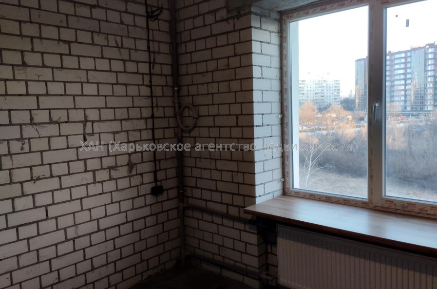 Продам квартиру, Авиахимическая ул. , 7 , 1 кім., 20.70 м², частичный ремонт 