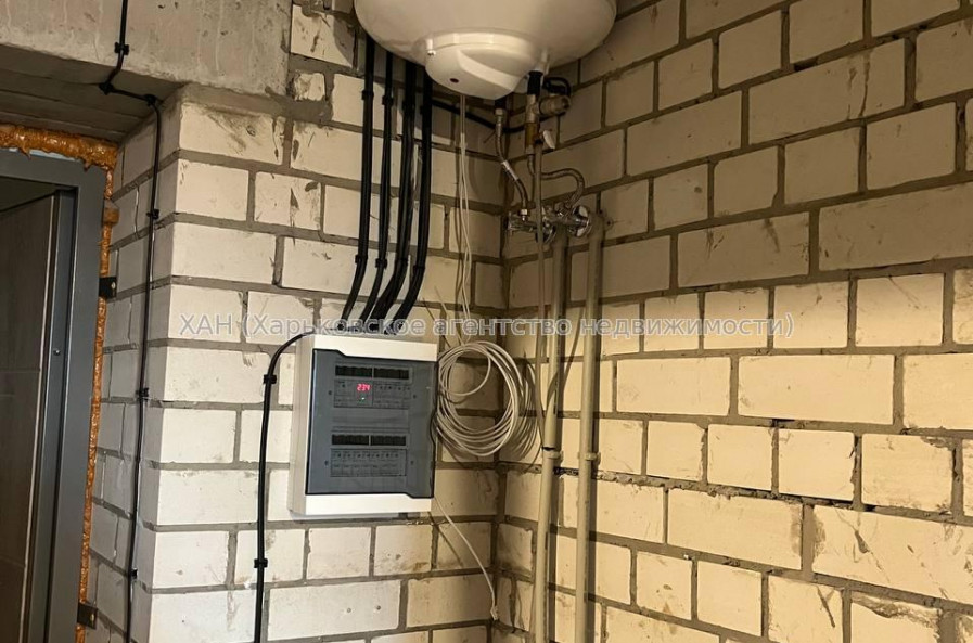 Продам квартиру, Авиахимическая ул. , 7 , 1 кім., 20.70 м², частичный ремонт 