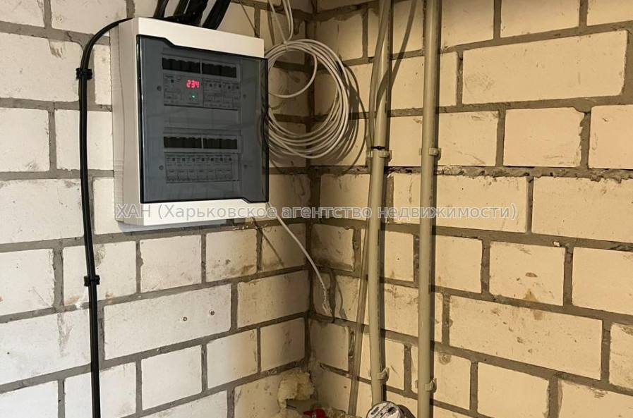 Продам квартиру, Авиахимическая ул. , 7 , 1 кім., 20.70 м², частичный ремонт 