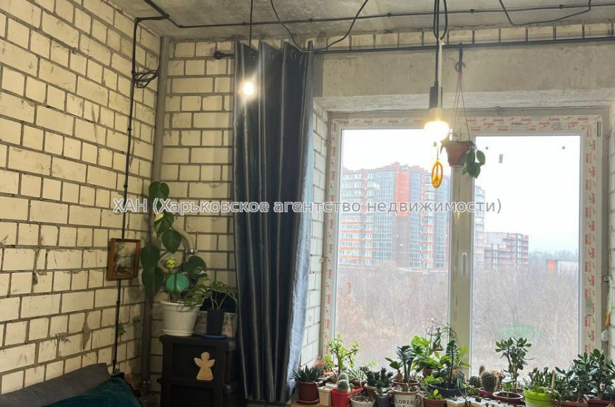 Продам квартиру, Авиахимическая ул. , 7 , 1 кім., 20.70 м², частичный ремонт 