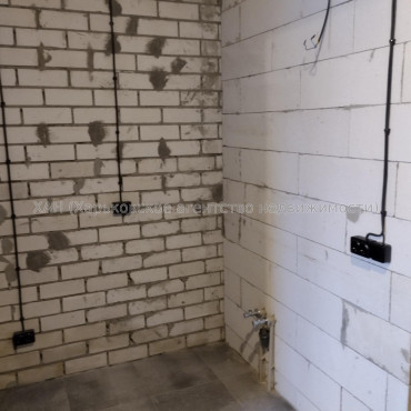 Продам квартиру, Авиахимическая ул. , 7 , 1 кім., 20.70 м², частичный ремонт 