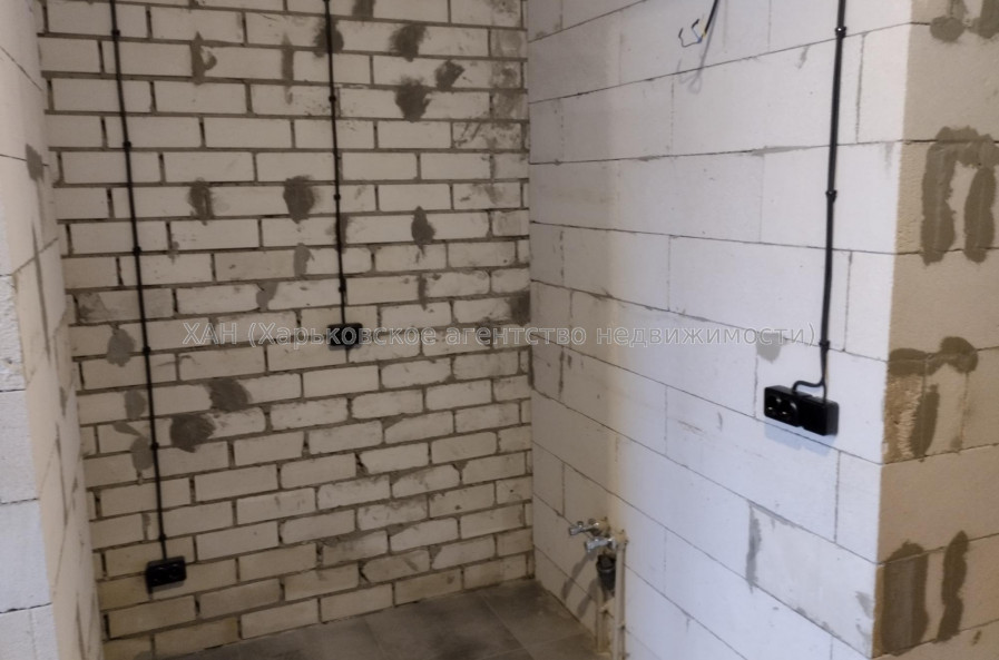 Продам квартиру, Авиахимическая ул. , 7 , 1 кім., 20.70 м², частичный ремонт 