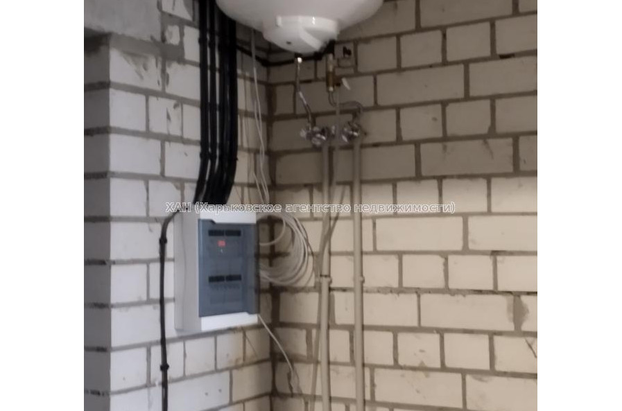 Продам квартиру, Авиахимическая ул. , 7 , 1 кім., 20.70 м², частичный ремонт 