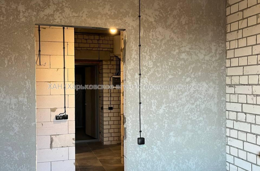 Продам квартиру, Авиахимическая ул. , 7 , 1 кім., 20.70 м², частичный ремонт 