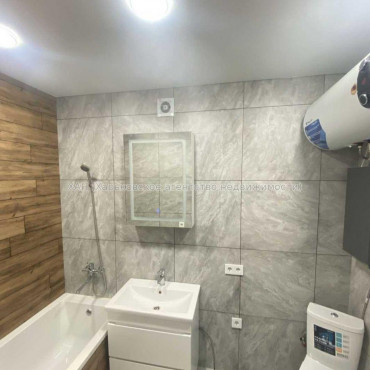 Продам квартиру, Мира ул. , 49 , 1 кім., 40 м², евроремонт 