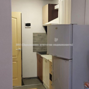 Продам квартиру, Владислава Зубенко ул. , 1 кім., 17 м², косметический ремонт 