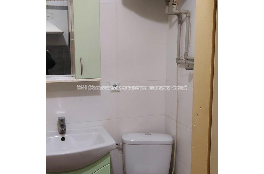 Продам квартиру, Владислава Зубенко ул. , 1 кім., 17 м², косметический ремонт 