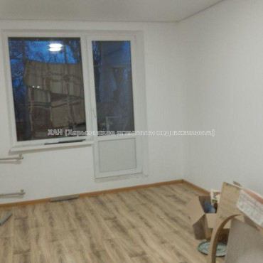 Продам квартиру, Единства ул. , 177 , 3  ком., 64 м², капитальный ремонт 