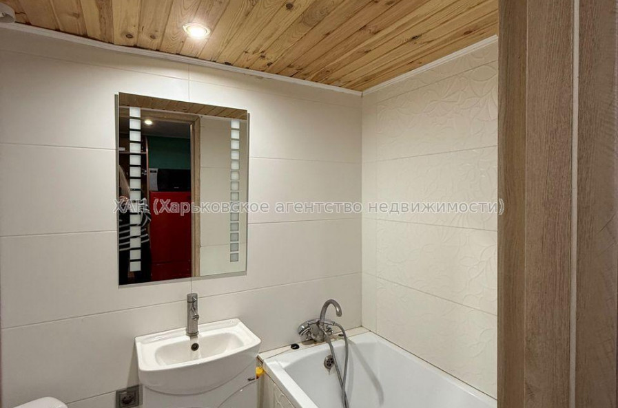 Продам квартиру, Лозовская ул. , 5 , 1 кім., 39 м², капитальный ремонт 