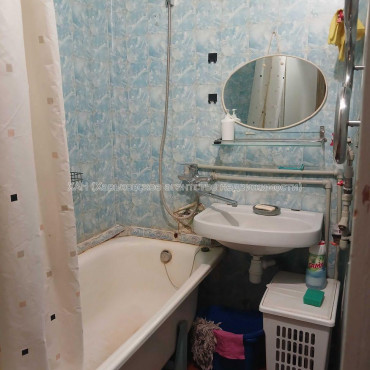 Продам квартиру, Непокоренных ул. , 2 кім., 46 м², советский ремонт 