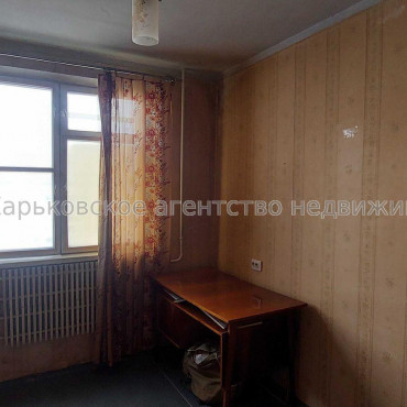 Продам квартиру, Гвардейцев Широнинцев ул. , 52 , 2 кім., 47 м², советский ремонт 