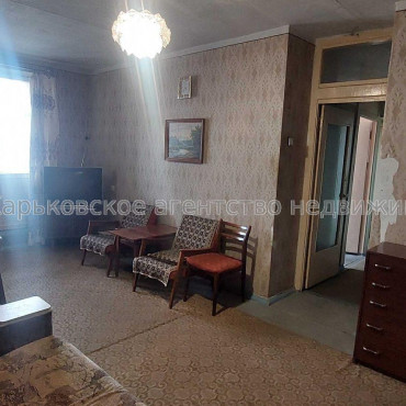 Продам квартиру, Гвардейцев Широнинцев ул. , 52 , 2 кім., 47 м², советский ремонт 