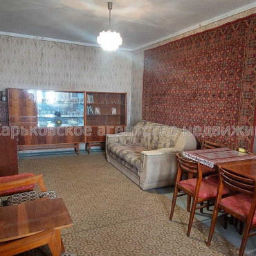 Продам квартиру, Гвардейцев Широнинцев ул. , 52 , 2 кім., 47 м², советский ремонт 