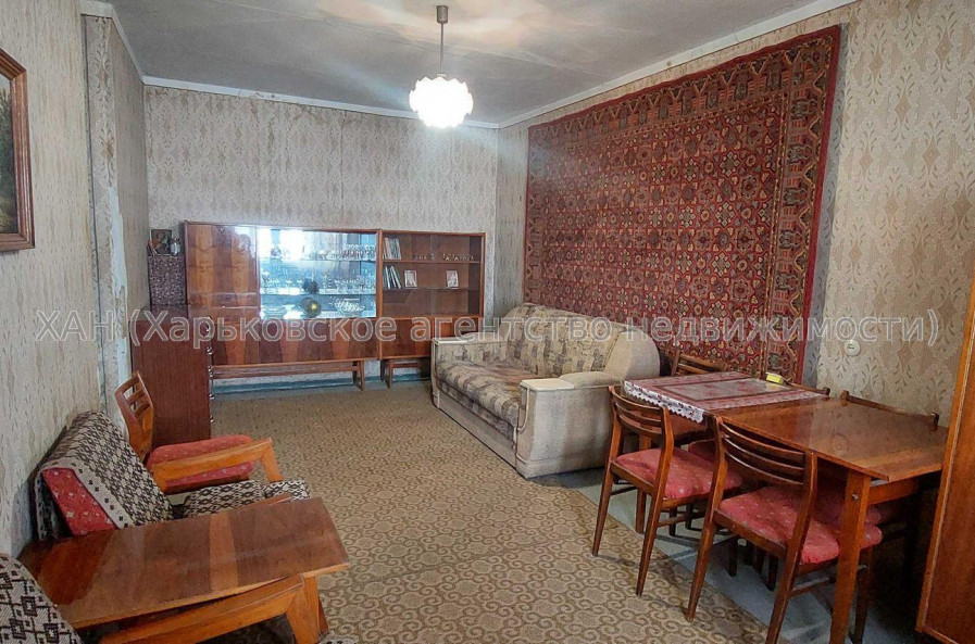 Продам квартиру, Гвардейцев Широнинцев ул. , 52 , 2 кім., 47 м², советский ремонт 