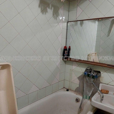 Продам квартиру, Гвардейцев Широнинцев ул. , 52 , 2 кім., 47 м², советский ремонт 