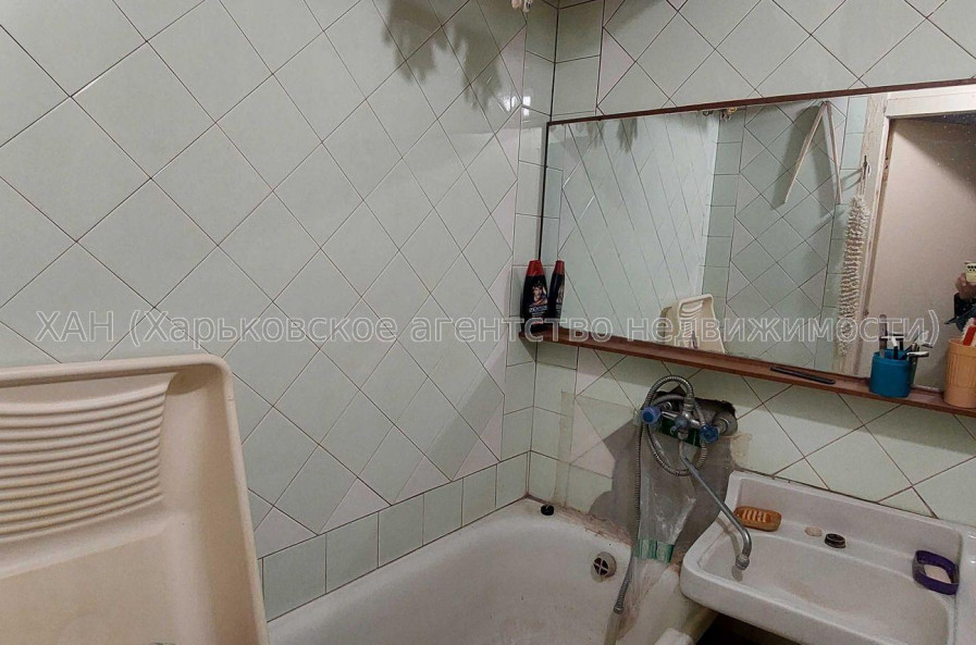 Продам квартиру, Гвардейцев Широнинцев ул. , 52 , 2 кім., 47 м², советский ремонт 