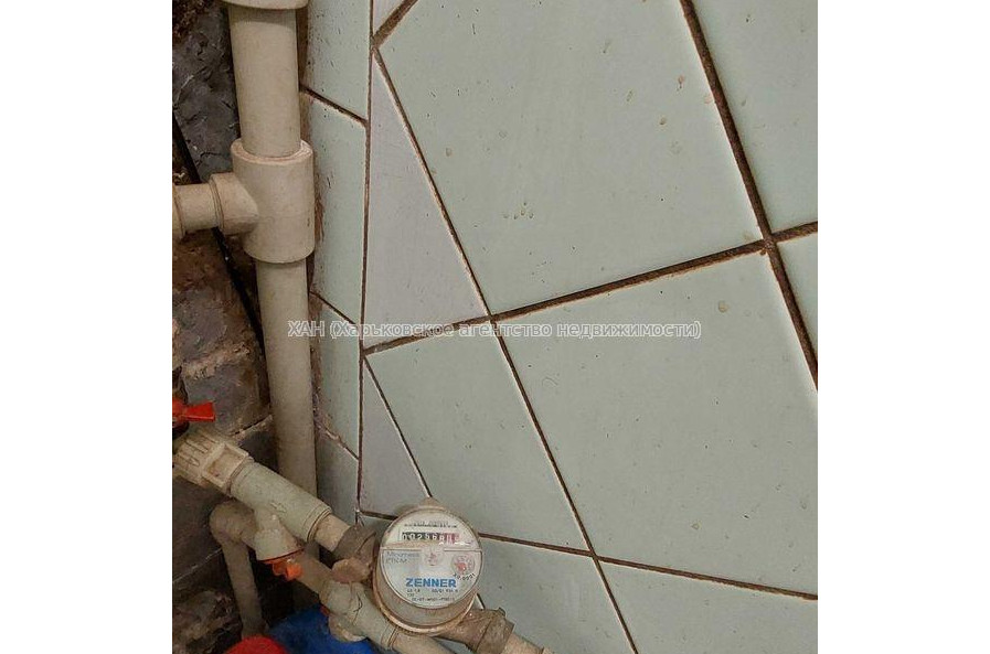 Продам квартиру, Гвардейцев Широнинцев ул. , 52 , 2 кім., 47 м², советский ремонт 