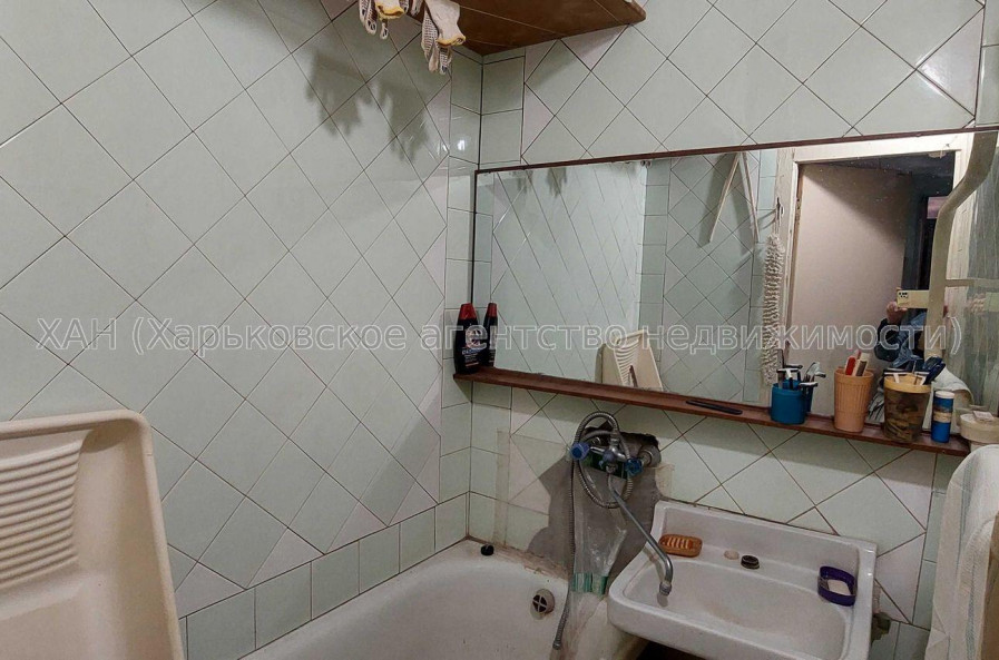 Продам квартиру, Гвардейцев Широнинцев ул. , 52 , 2 кім., 47 м², советский ремонт 