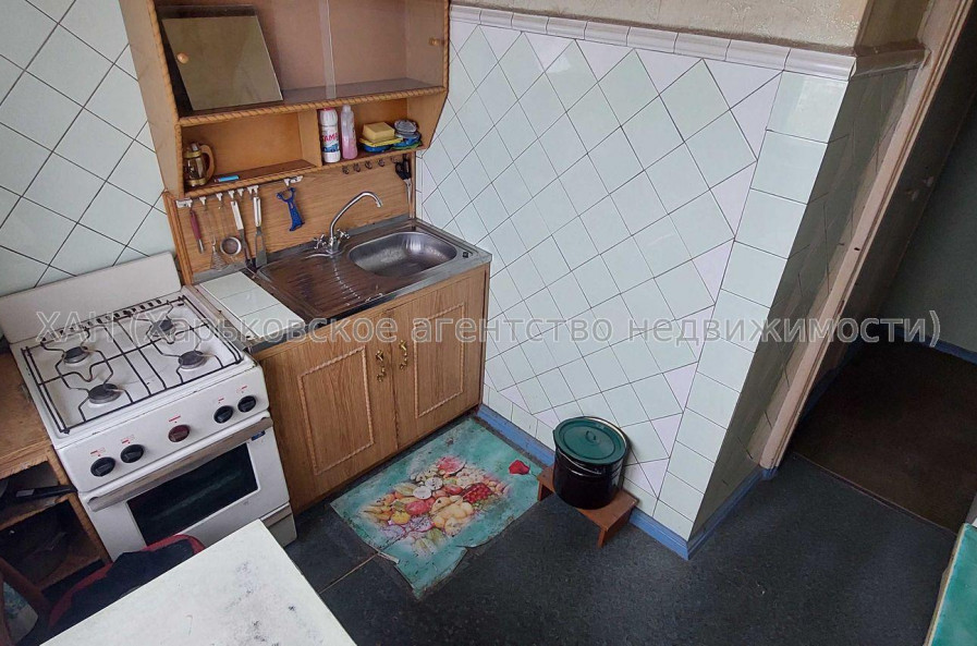 Продам квартиру, Гвардейцев Широнинцев ул. , 52 , 2 кім., 47 м², советский ремонт 