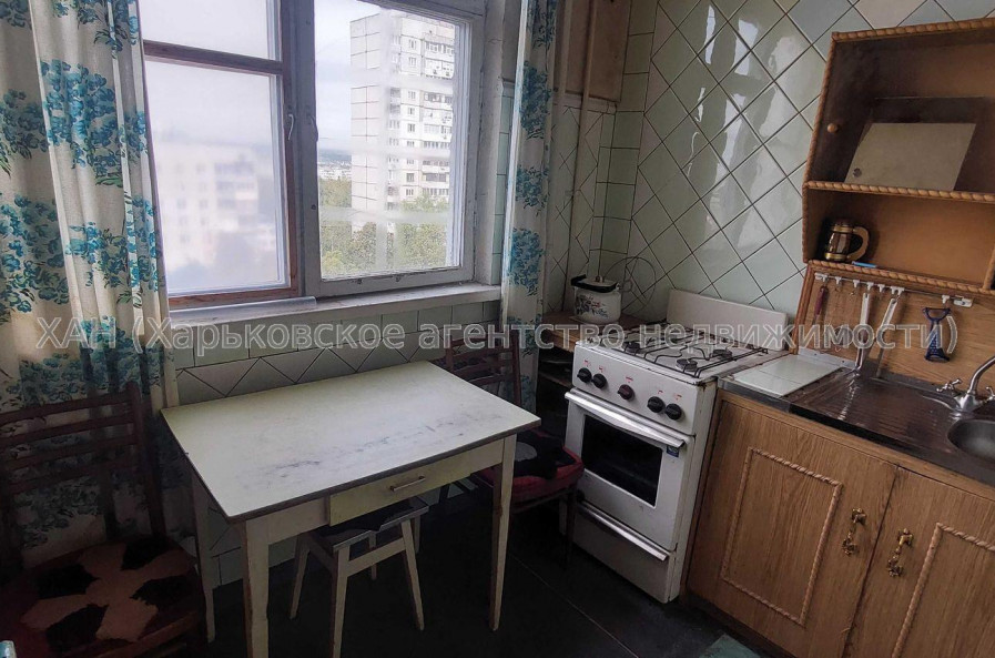 Продам квартиру, Гвардейцев Широнинцев ул. , 52 , 2 кім., 47 м², советский ремонт 