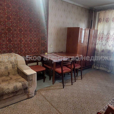 Продам квартиру, Гвардейцев Широнинцев ул. , 52 , 2 кім., 47 м², советский ремонт 