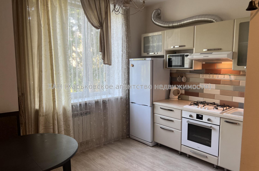 Продам квартиру, Данилевского ул. , 27 , 1  ком., 36 м², капитальный ремонт 