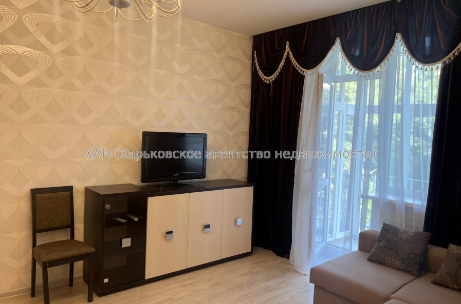 Продам квартиру, Данилевского ул. , 27 , 1  ком., 36 м², капитальный ремонт 