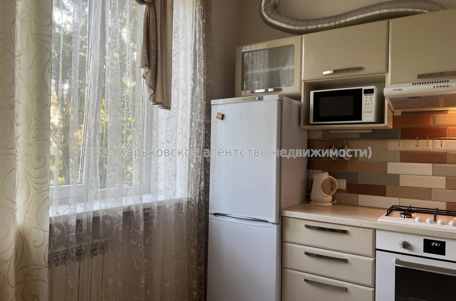 Продам квартиру, Данилевского ул. , 27 , 1  ком., 36 м², капитальный ремонт 