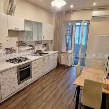Продам квартиру, Примеровская ул. , 2  ком., 65.50 м², евроремонт 