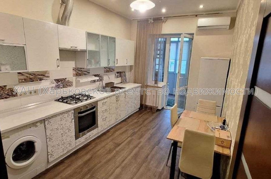 Продам квартиру, Примеровская ул. , 2  ком., 65.50 м², евроремонт 