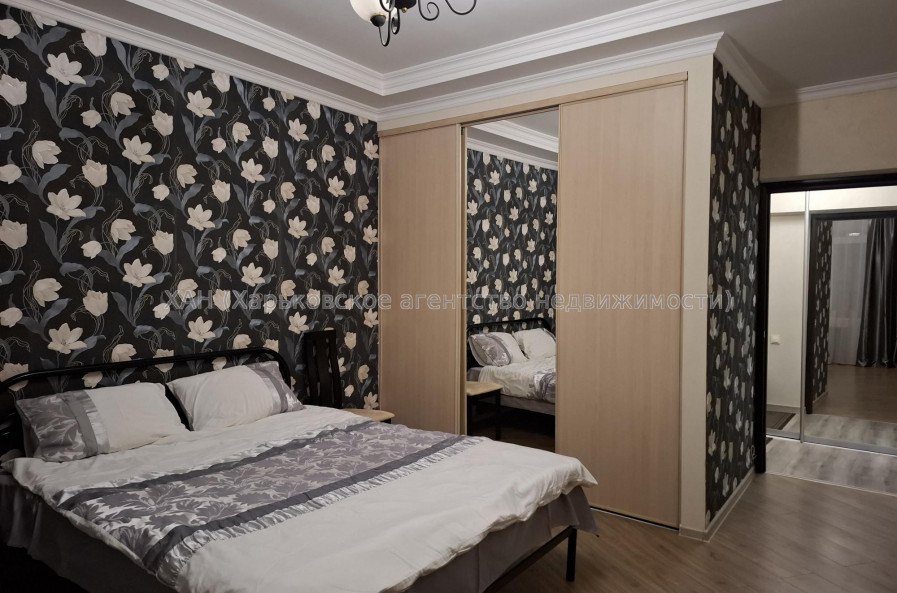 Продам квартиру, Индустриальный просп. , 3  ком., 69 м², евроремонт 