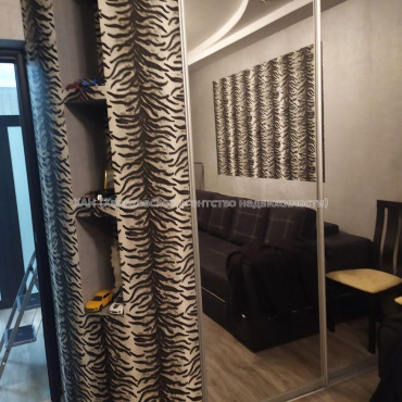 Продам квартиру, Индустриальный просп. , 3 кім., 69 м², евроремонт 