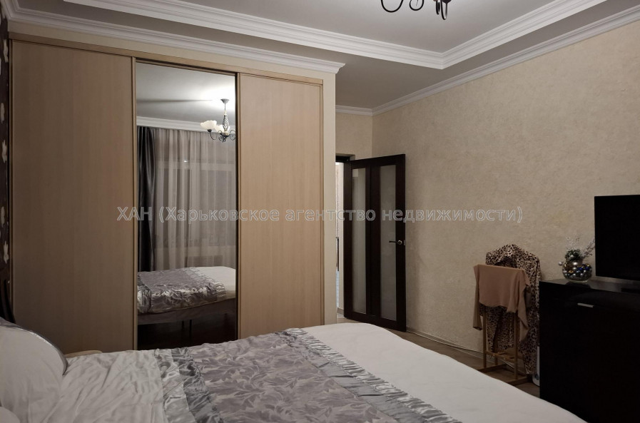 Продам квартиру, Индустриальный просп. , 3  ком., 69 м², евроремонт 