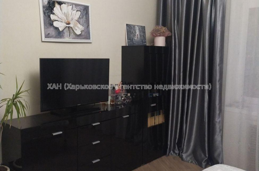 Продам квартиру, Индустриальный просп. , 3 кім., 69 м², евроремонт 