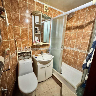 Продам квартиру, Аэрокосмический пр. , 3 кім., 65 м², советский ремонт 